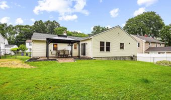 20 Hickory St, Danbury, CT 06810