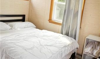 69 Longview Dr, Narragansett, RI 02882