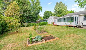 21 Alder Ln, Burlington, VT 05401