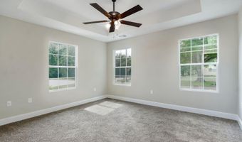 401 E Crescent St, Aurora, MO 65605