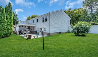 147 Clairmont Ave, Belford, NJ 07718
