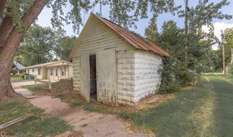 834 S A St, Arkansas City, KS 67005