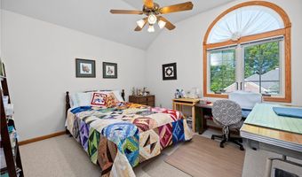 118 Ambleside Way, Amherst, OH 44001