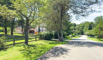 4113 PINERIDGE Dr, Annandale, VA 22003