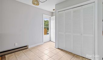 8428 Clear Meadow Ln, Charlotte, NC 28227