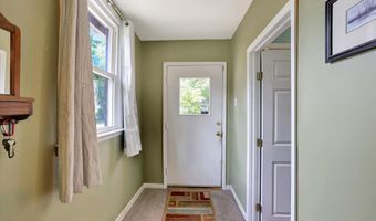 224 Walling Pl, North Middletown, NJ 07748