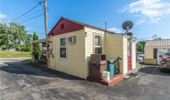 24 Bethune St, Alexandria Bay, NY 13607