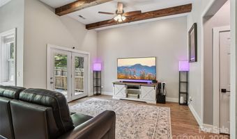 8 Apple Ln, Asheville, NC 28804