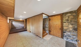 1052 Lakeside Dr E, Alloway, NJ 07422