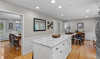 19 Lincoln Dr, Acton, MA 01720