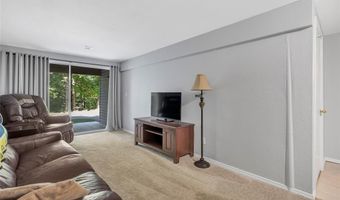 502 Oak Ridge Trails Ct, Ballwin, MO 63021
