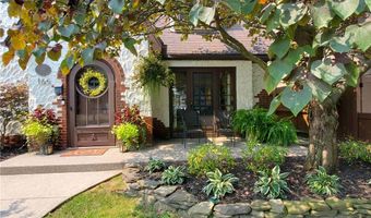 165 Lamarck Dr, Amherst, NY 14226