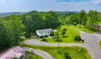 221 Mountain Edge Dr, Beaver, WV 25813