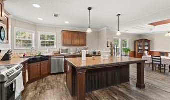 215 Hines Dr, Bonneau, SC 29431