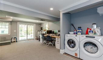 50 Searle Ave, Cranston, RI 02920