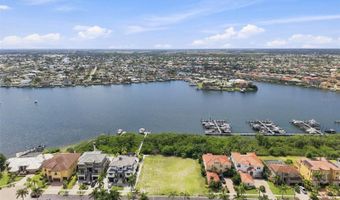 6111 LAGOMAR Ln, Apollo Beach, FL 33572