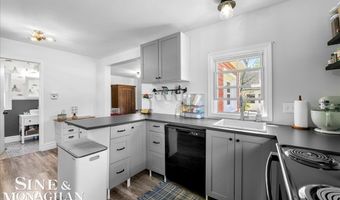 447 Ruskin Dr, Algonac, MI 48001