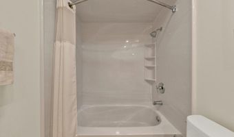 6050 Henderson Dr 16, La Mesa, CA 91942