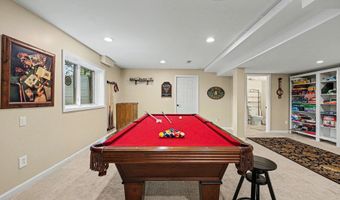 5368 Pinnacle Ct, Ann Arbor, MI 48108