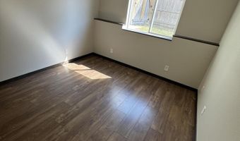 2214 S Lawson St, Aberdeen, SD 57401