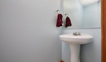 832 Red Hawk Way SE, Altoona, IA 50009