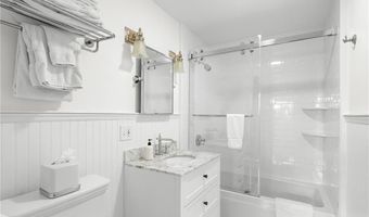 2 Hazard Ave, Newport, RI 02840