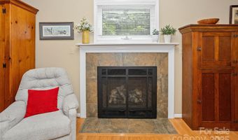 6 Oak Grove Rd, Arden, NC 28704
