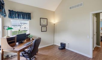 10 WHIRLAWAY Dr, Bear, DE 19701