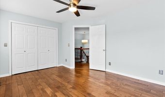18 Woodland Hills Ct, Alton, IL 62002