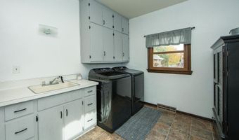 918 1st Ave, Ackley, IA 50601