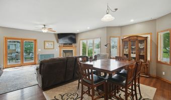 4942 Hemingway Dr, Ames, IA 50014