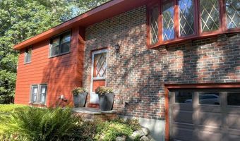 8 Wood Dr, Atkinson, NH 03811