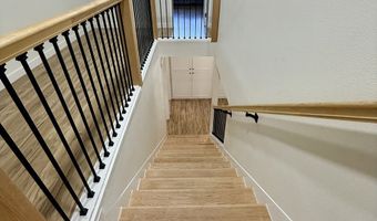 1275 ISLAND St, Springfield, OR 97477