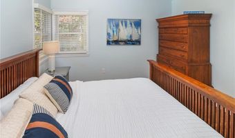 17 Wood Rd, Middletown, RI 02842