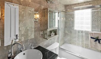 1110 Logan St, Alton, IL 62002