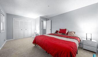 101 N Pipestone St 4, Brandon, SD 57005