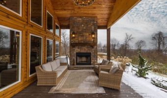 18999 River Rd, Athens, OH 45701