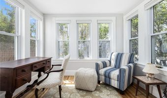 10 Eustis Ave, Newport, RI 02840