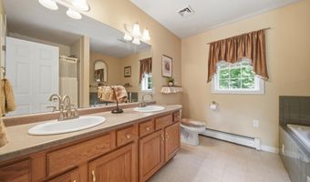 43 Emerson Rd, Chester, NH 03036
