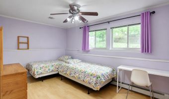 89 Regina Rd, Airmont, NY 10952