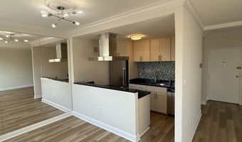 4390 LORCOM Ln 810, Arlington, VA 22207
