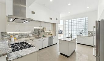 129 Valerie Ct, Cranston, RI 02921