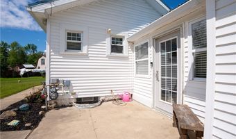 9578 Maplewood St, Angola, NY 14006