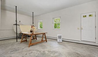17 Goodhill Rd, Bethel, CT 06801