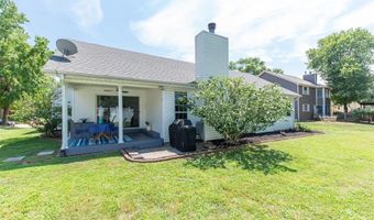 765 Spring Hill Farm Dr, Ballwin, MO 63021