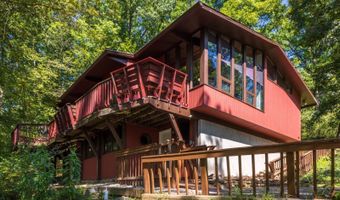 15 Angela St, Athens, OH 45701