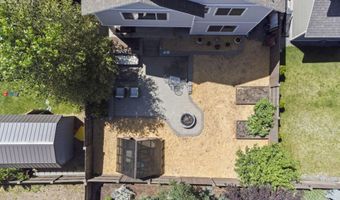 3523 NE Crystal Springs Dr, Bend, OR 97701