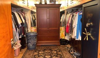 812 S Clowe Ave, Artesia, NM 88210