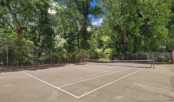 10607 MONTROSE Ave M-202, Bethesda, MD 20814