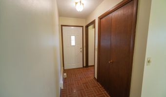 101 Hilltop Dr, Ackley, IA 50601